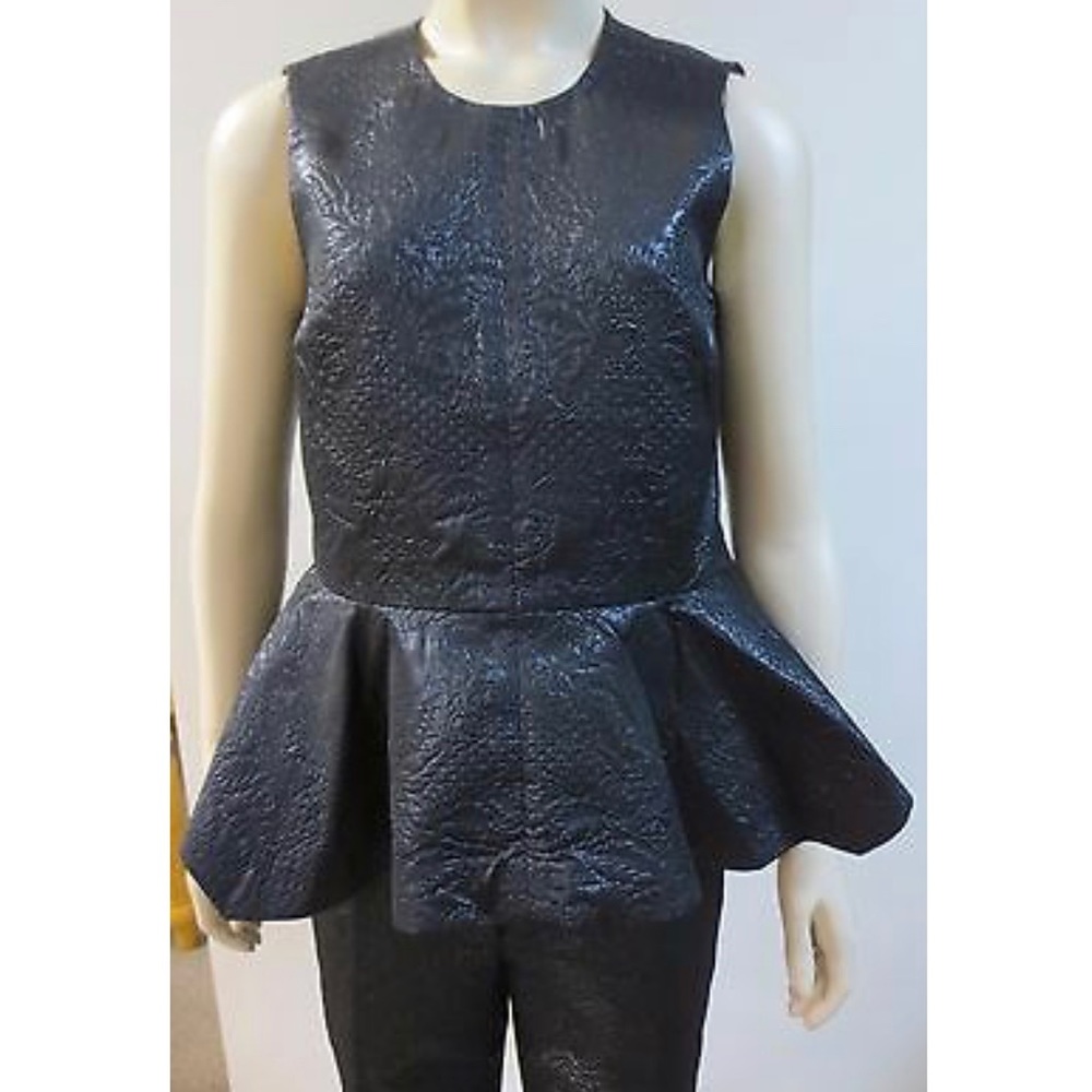 Elizabeth & James top